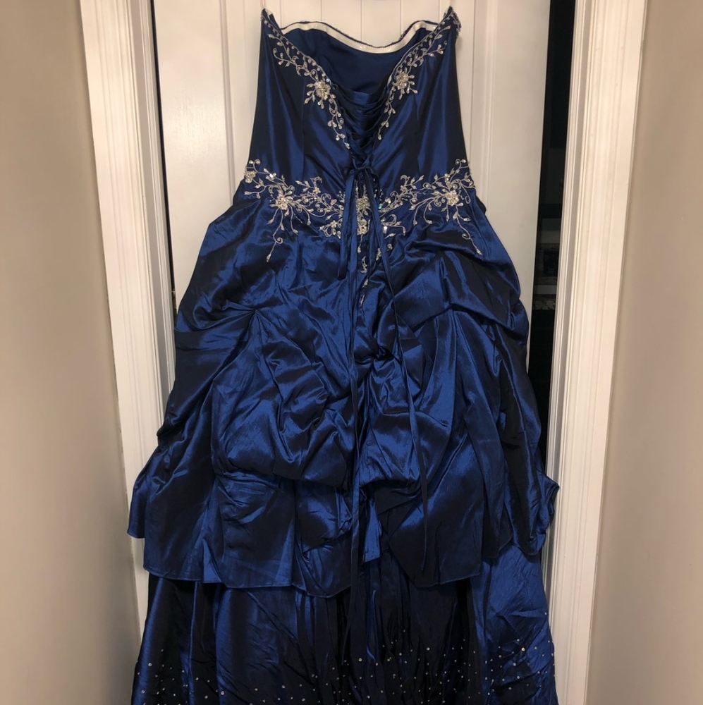 Grad/Prom Dress (brand new, never worn)